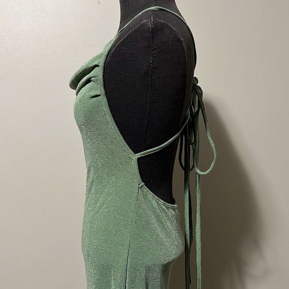 Women's Green Belle Knot Shoulder Backless Mermaid Hem Dress - Picture 4 of 10